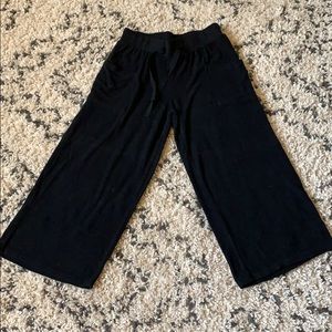 Pocketed LA Cera Capri pant
